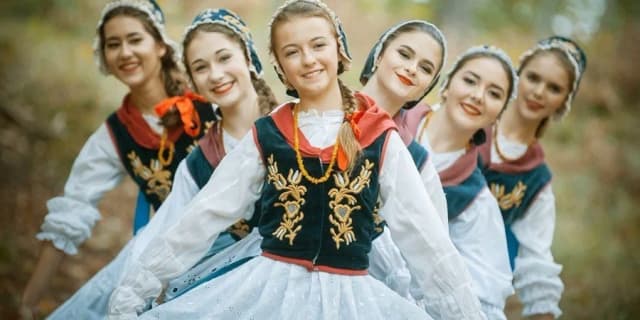 Jakie są tańce narodowe? Odkryj ich bogactwo i historię Jakie są tańce narodowe? Odkryj ich bogactwo i historię